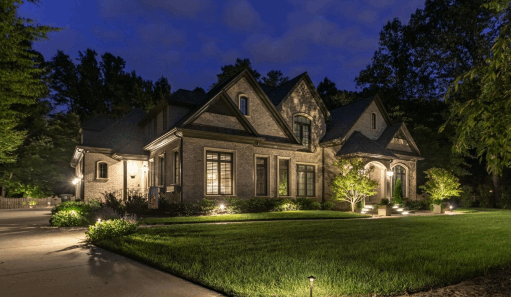 Residential Holiday Lighting