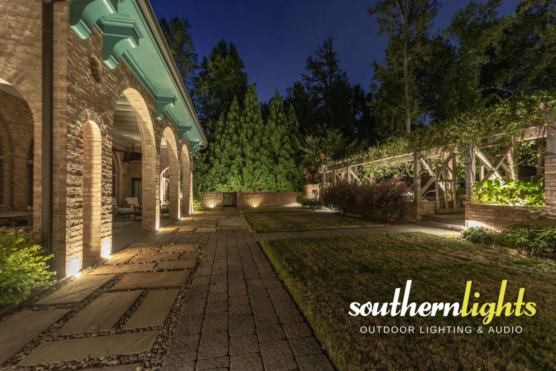 Professional Landscape Lighting Enhances Aesthetics and Functionality