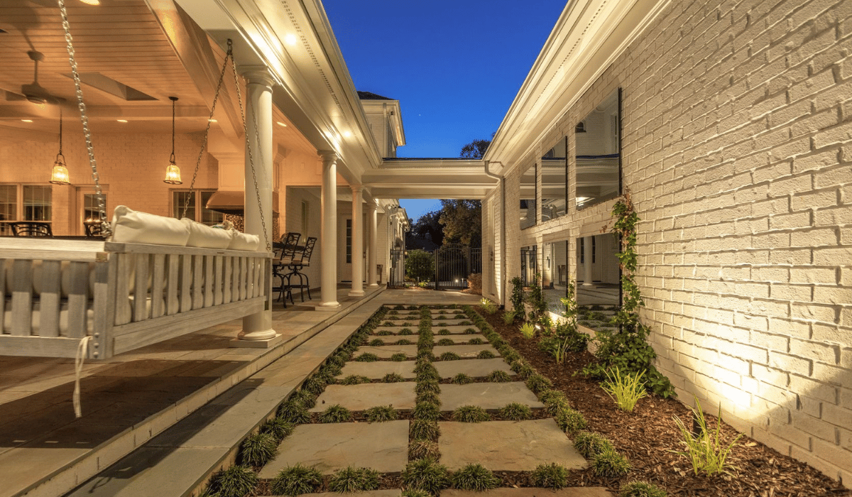 Benefits of Repairing Outdoor Lighting